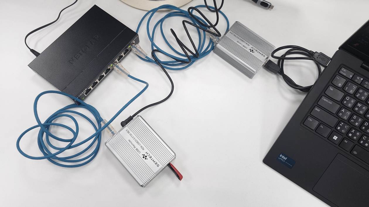 一張含有 電子產品, 纜線, 電子裝置, 電腦元件 的圖片
AI 產生的內容可能不正確。